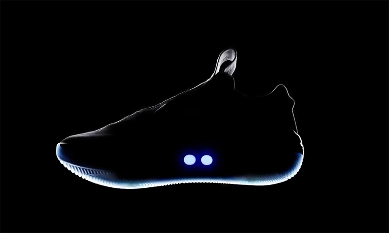 Vize ze Zpátky do budoucnosti se naplňuje, Nike představuje „chytré boty“