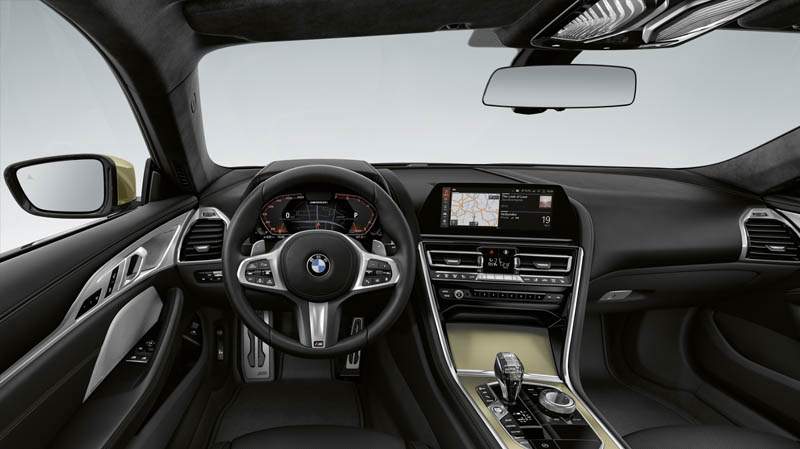 BMW představilo luxusní vůz řady 8 Golden Thunder Edition