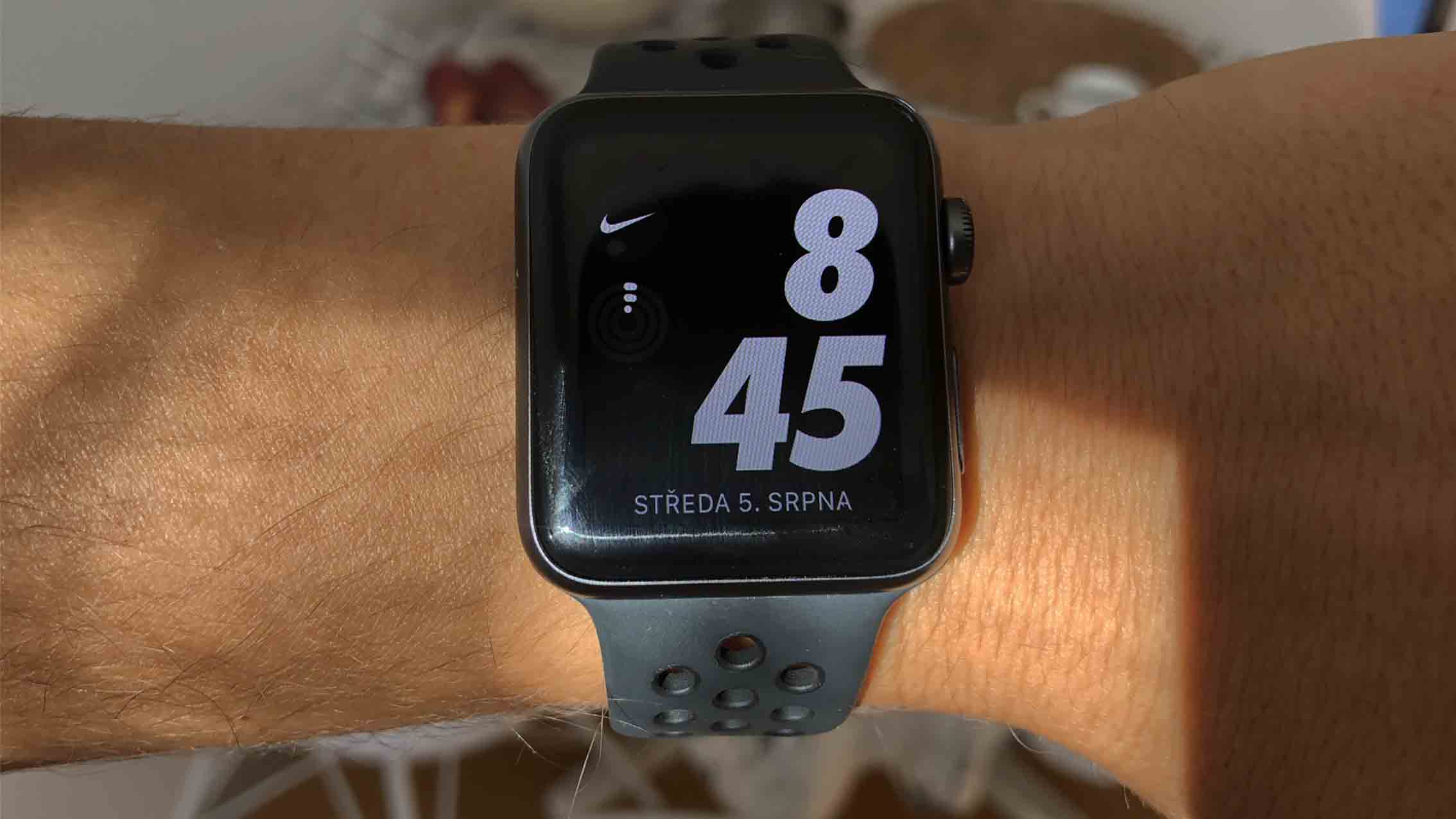 Apple posílí pozici lídra s chytrými hodinkami odolnější variantou